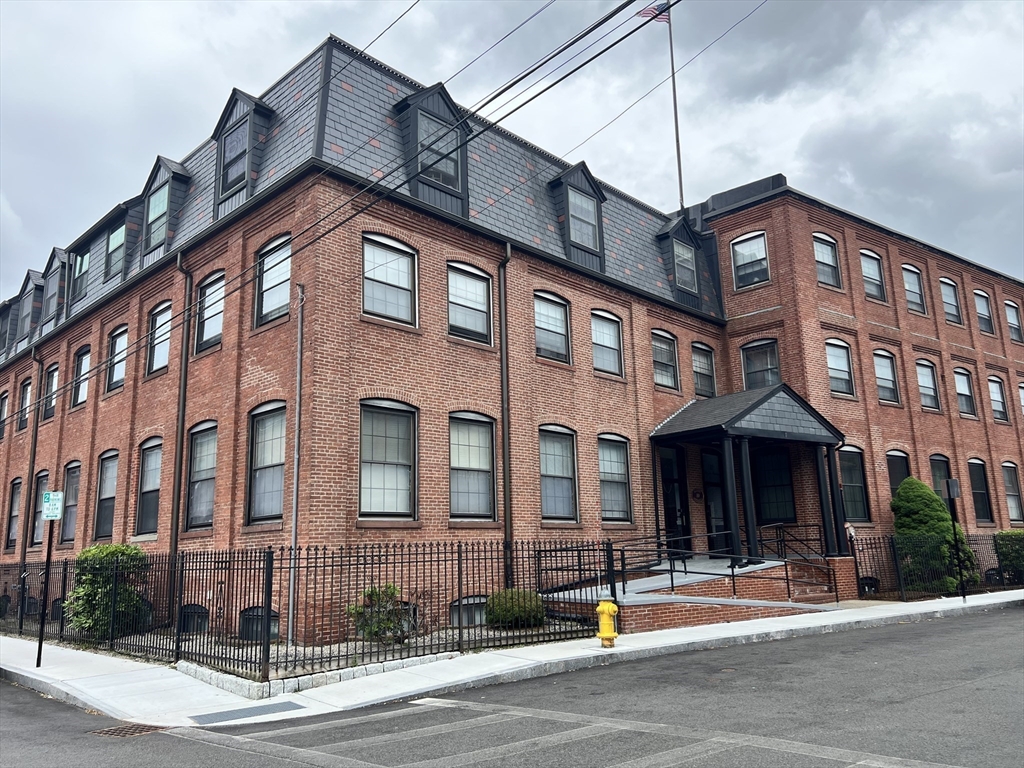 2 bed, 1 bath apartment for rent at 10 Weston Ave Unit 220, Quincy — photo 4 of 24