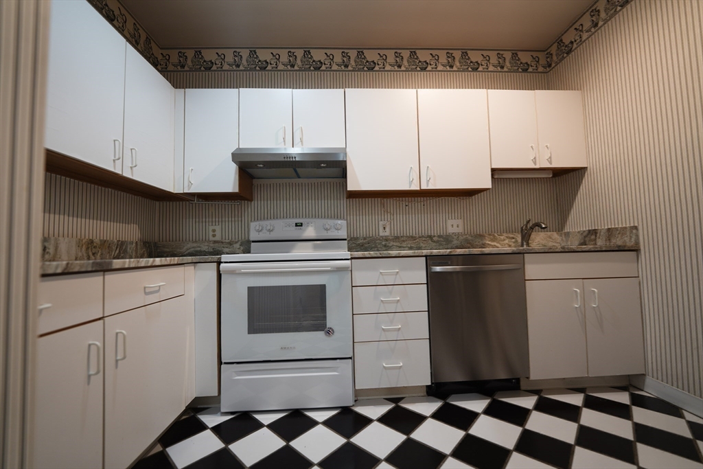 2 bed, 1 bath apartment for rent at 10 Weston Ave Unit 220, Quincy — photo 10 of 24
