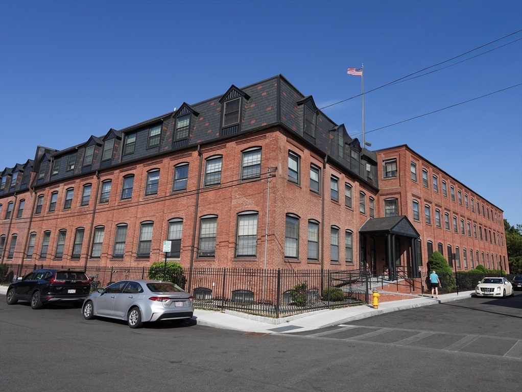 2 bed, 1 bath apartment for rent at 10 Weston Ave Unit 220, Quincy