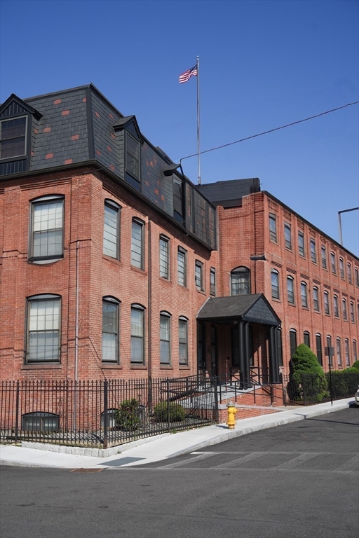 2 bed, 1 bath apartment for rent at 10 Weston Ave Unit 220, Quincy — photo 2 of 24