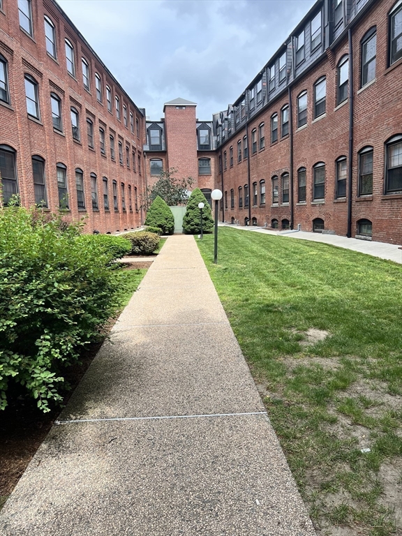 2 bed, 1 bath apartment for rent at 10 Weston Ave Unit 220, Quincy — photo 3 of 24