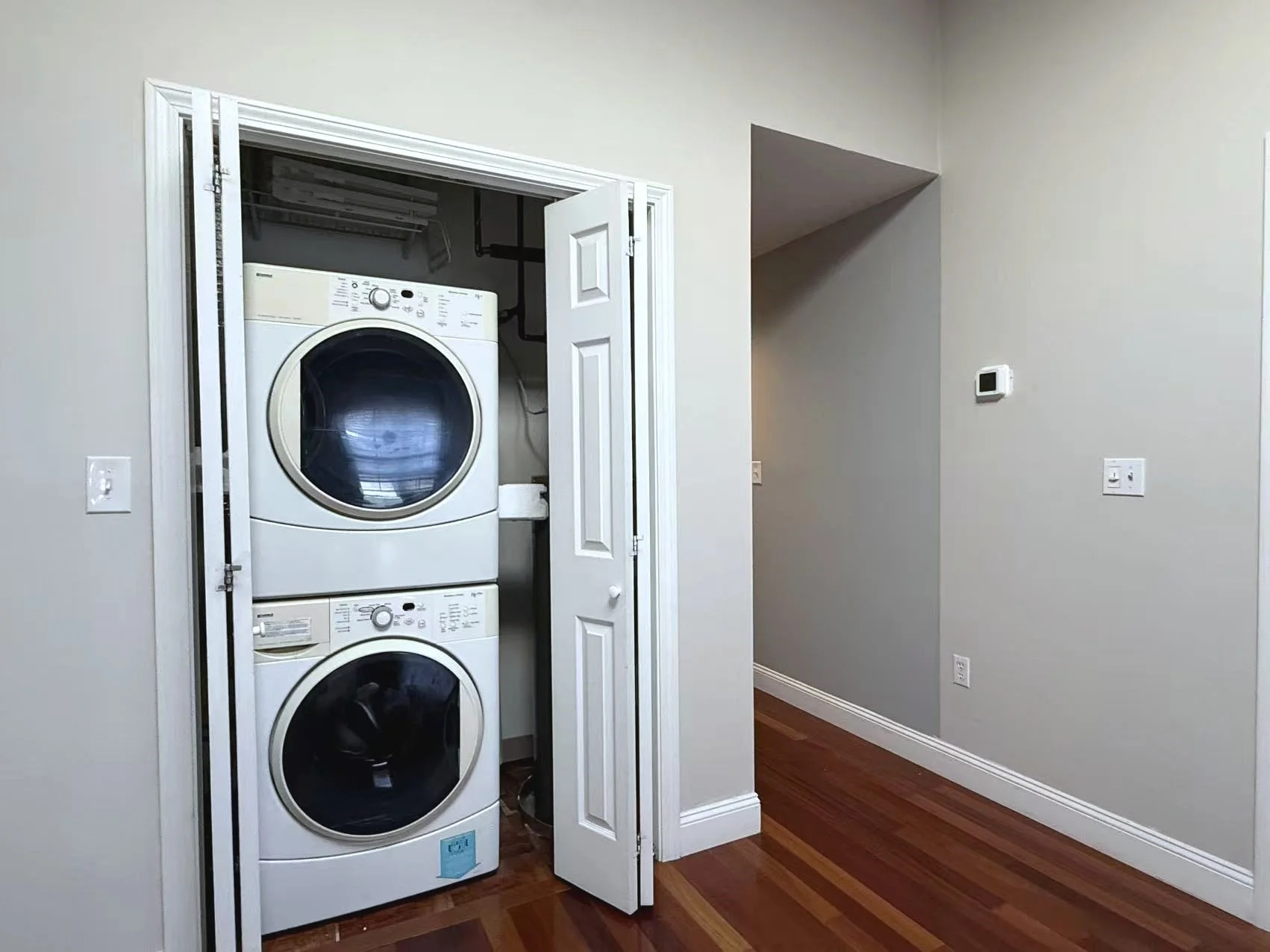 2 bed, 1 bath apartment for rent at 10 Weston Ave Unit 420, Quincy — photo 4 of 8