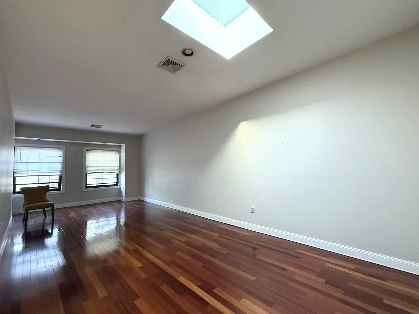 2 bed, 1 bath apartment for rent at 10 Weston Ave Unit 420, Quincy — photo 2 of 8