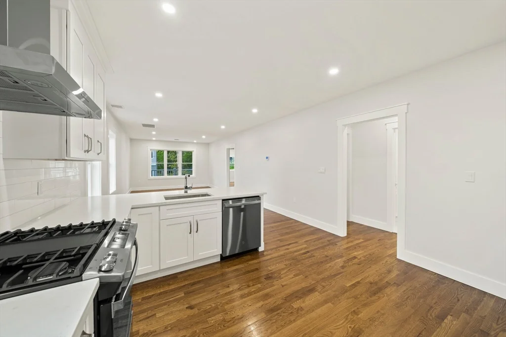 4 bed, 2 bath apartment for rent at 10 Whitford St Unit 10, Roslindale — photo 3 of 21