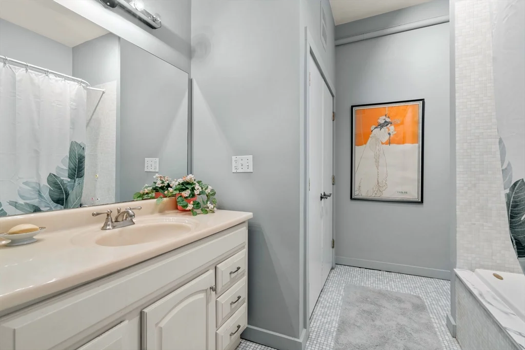 3 bed, 1 bath apartment for rent at 10 Williams St Unit 23, Roxbury — photo 11 of 12