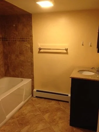 1 bed, 1 bath apartment for rent at 10 Williams St Unit C2, Salem — photo 8 of 10
