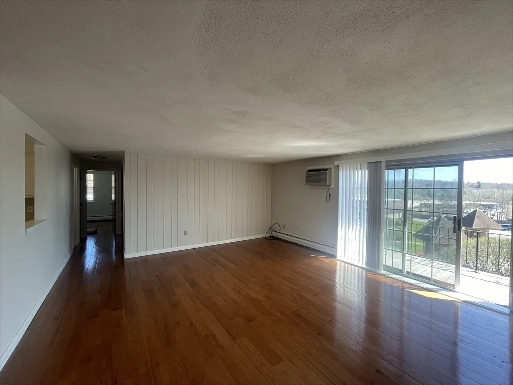 2 bed, 1 bath apartment for rent at 10 Williamsburg Ct Unit 22, Shrewsbury — photo 6 of 17