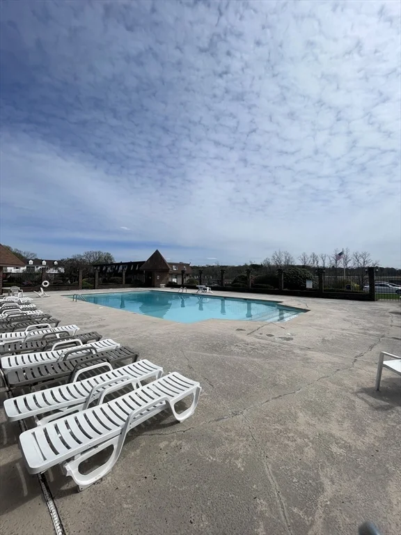 2 bed, 1 bath apartment for rent at 10 Williamsburg Ct Unit 22, Shrewsbury — photo 16 of 17