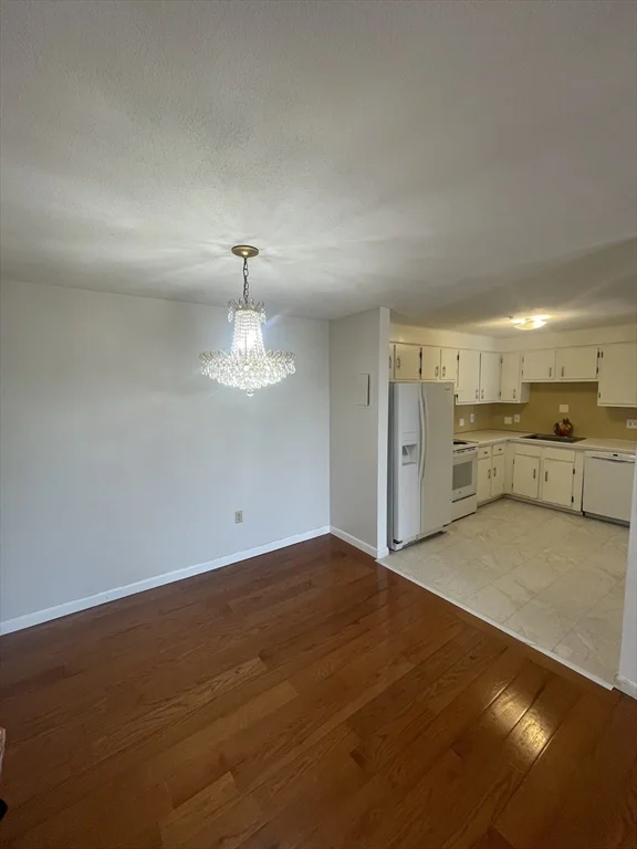2 bed, 1 bath apartment for rent at 10 Williamsburg Ct Unit 22, Shrewsbury — photo 7 of 17