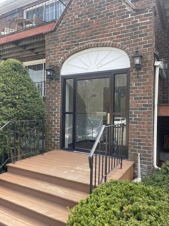 2 bed, 1 bath apartment for rent at 10 Williamsburg Ct Unit 22, Shrewsbury — photo 4 of 17