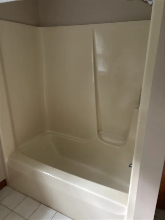 3 bed, 1 bath apartment for rent at 10 Wilson Dr Unit B, Westminster — photo 17 of 28