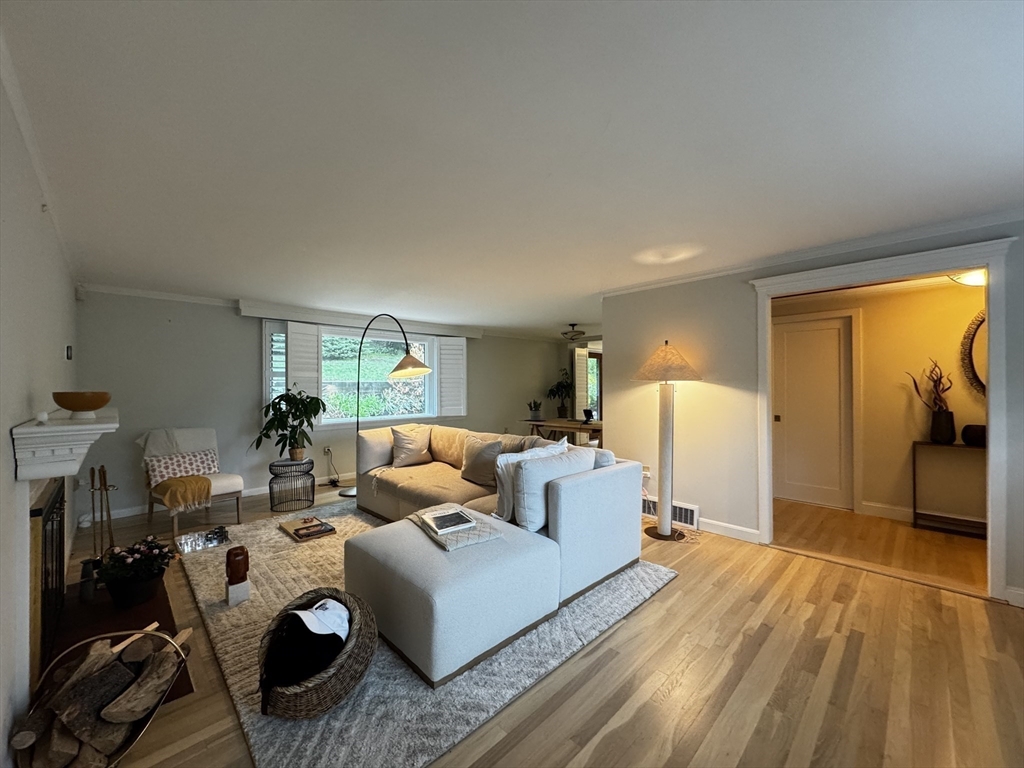 4 bed, 3 bath apartment for rent at 10 Winch Way, Natick — photo 10 of 26