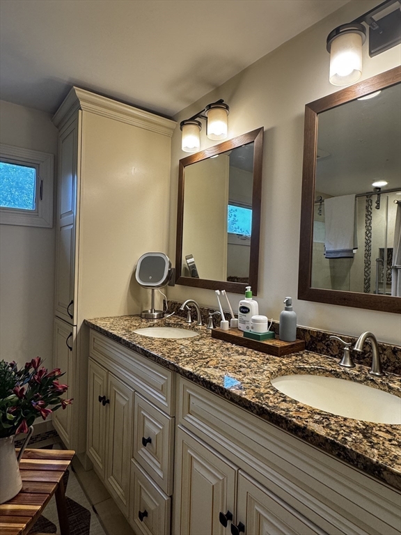 4 bed, 3 bath apartment for rent at 10 Winch Way, Natick — photo 17 of 26