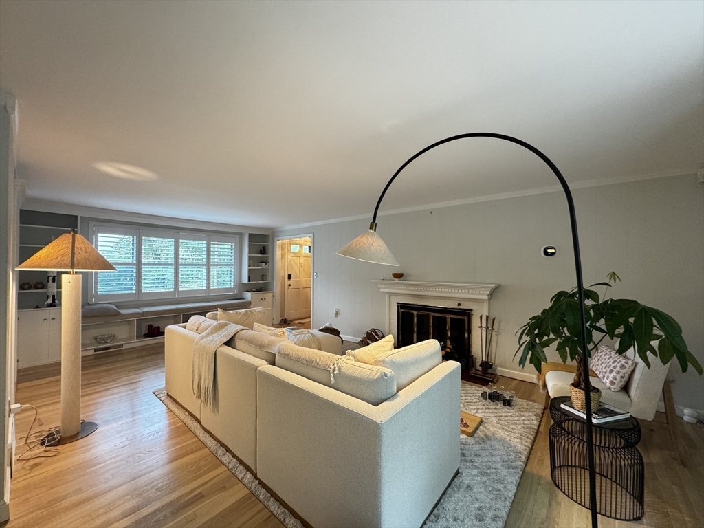 4 bed, 3 bath apartment for rent at 10 Winch Way, Natick — photo 9 of 26