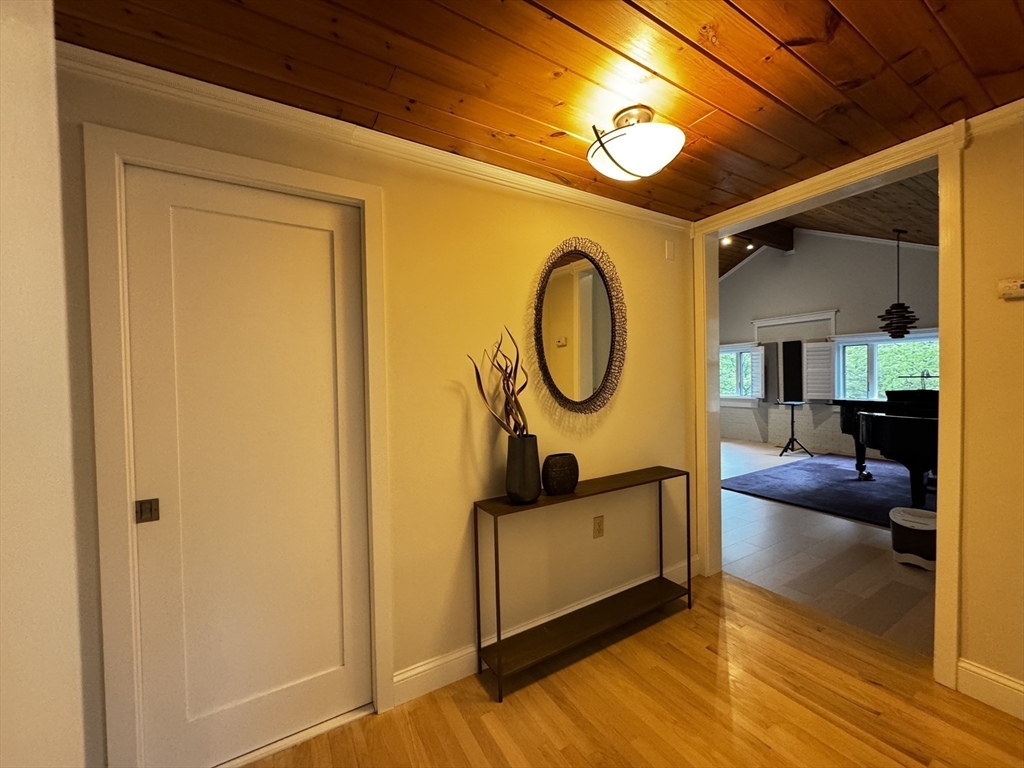4 bed, 3 bath apartment for rent at 10 Winch Way, Natick — photo 12 of 26