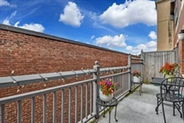 2 bed, 2 bath apartment for rent at 10 Winchester Pl Unit 204, Winchester — photo 12 of 12