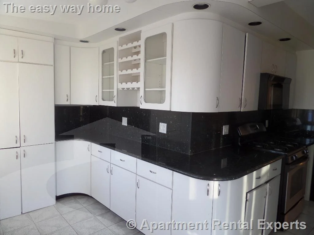 2 bed, 1 bath apartment for rent at 10 Windsor Rd Unit 2, Tufts — photo 8 of 16