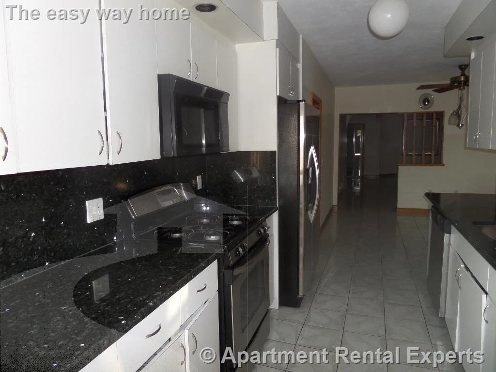 2 bed, 1 bath apartment for rent at 10 Windsor Rd Unit 2, Tufts — photo 7 of 16