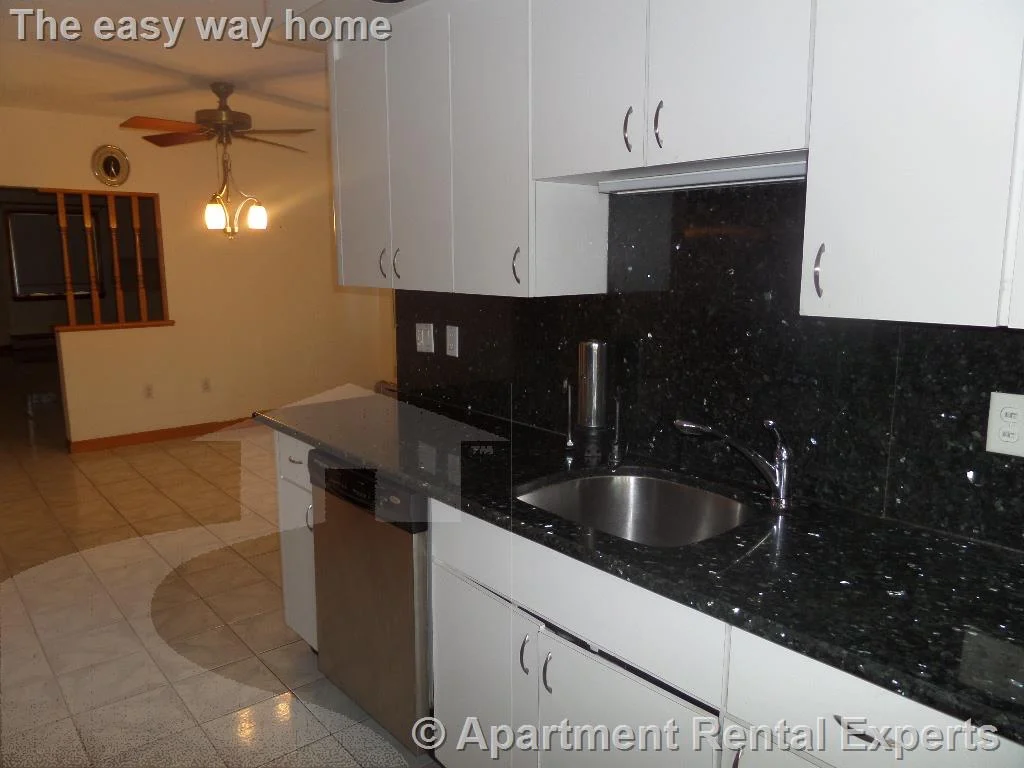 2 bed, 1 bath apartment for rent at 10 Windsor Rd Unit 2, Tufts — photo 9 of 16