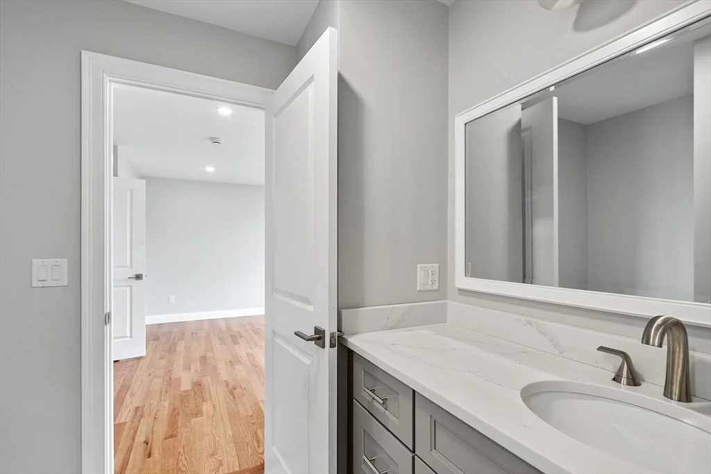 3 bed, 2 bath apartment for rent at 10 Windsor St Unit 3, Worcester — photo 18 of 35