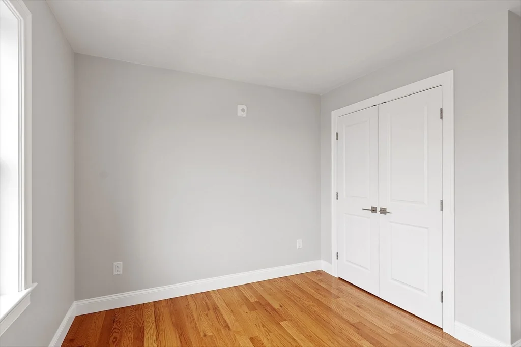 3 bed, 2 bath apartment for rent at 10 Windsor St Unit 3, Worcester — photo 24 of 35