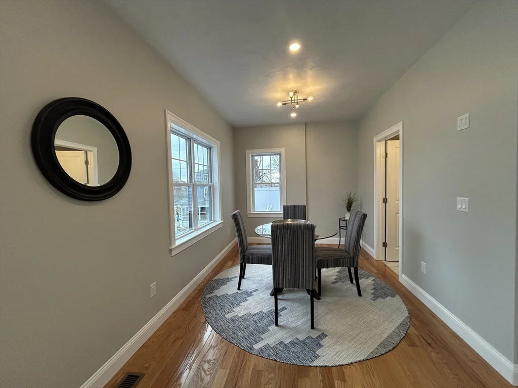3 bed, 2 bath apartment for rent at 10 Windsor St Unit 3, Worcester — photo 7 of 35