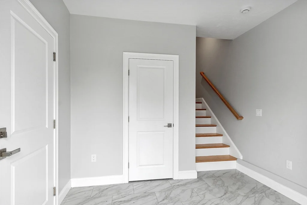 3 bed, 2 bath apartment for rent at 10 Windsor St Unit 3, Worcester — photo 30 of 35