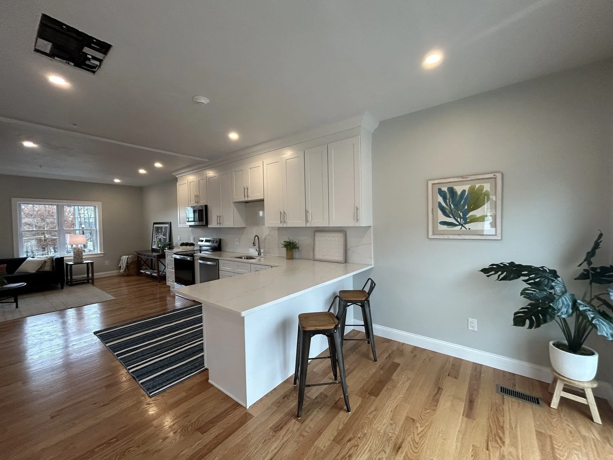 3 bed, 2 bath apartment for rent at 10 Windsor St Unit E, Worcester — photo 7 of 37