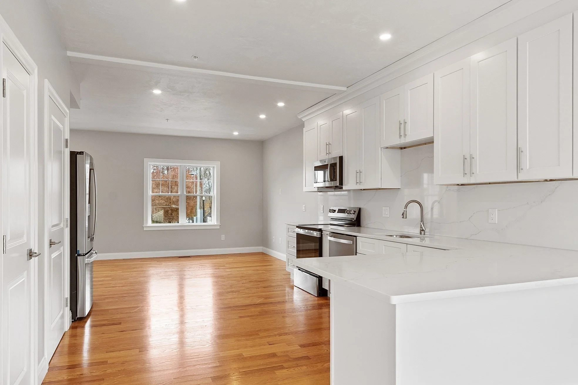 3 bed, 2 bath apartment for rent at 10 Windsor St Unit E, Worcester — photo 10 of 37