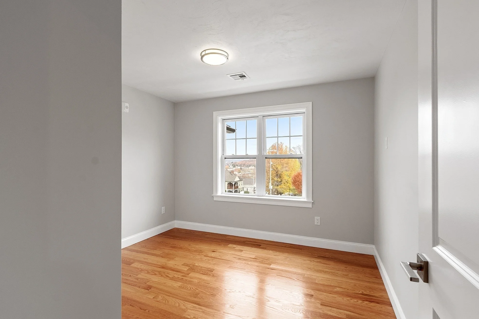 3 bed, 2 bath apartment for rent at 10 Windsor St Unit E, Worcester — photo 27 of 37