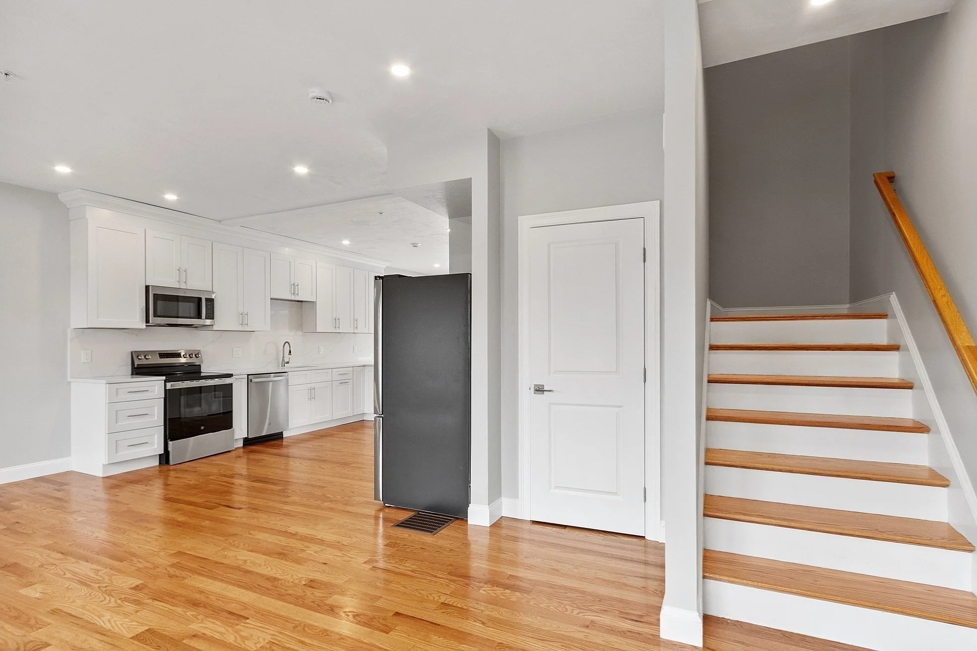 3 bed, 2 bath apartment for rent at 10 Windsor St Unit E, Worcester — photo 18 of 37