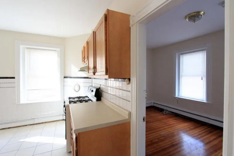 2 bed, 1 bath apartment for rent at 10 Winter St Unit 2, East Cambridge — photo 4 of 17