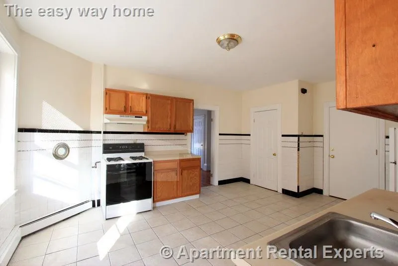 1 bed, 1 bath apartment for rent at 10 Winter St Unit 2nd Flr, East Cambridge