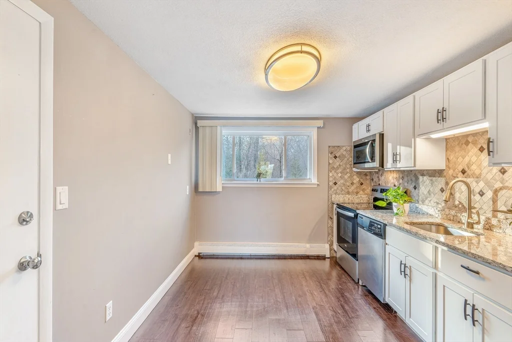 2 bed, 1 bath apartment for rent at 10 Woodcrest Unit 4, Weymouth — photo 9 of 33