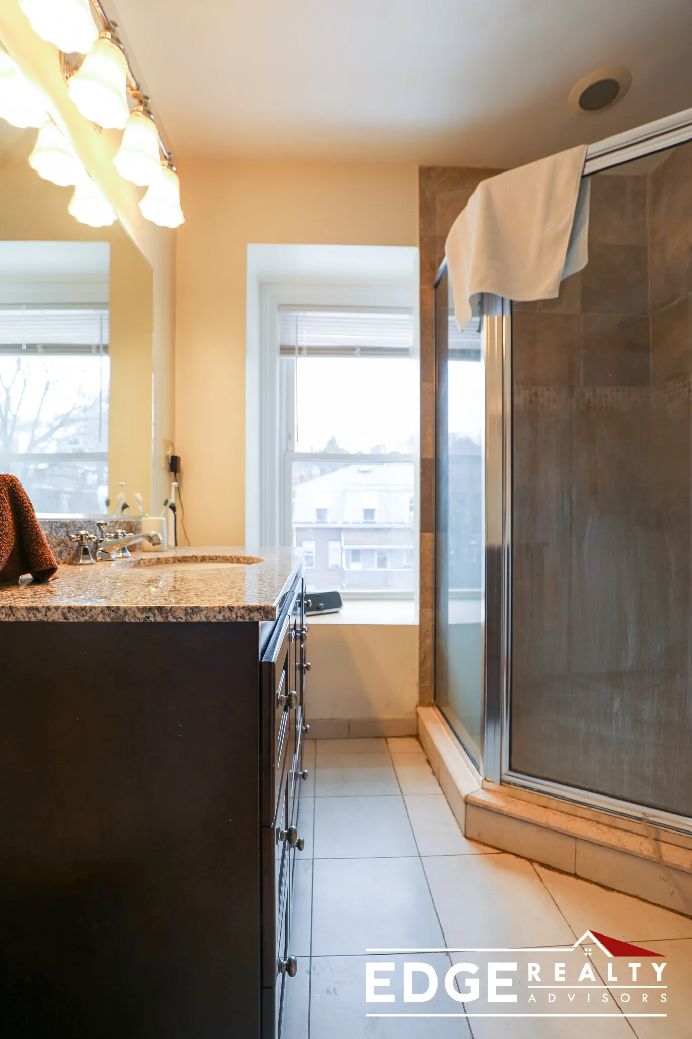 4 bed, 2 bath apartment for rent at 10 Woodmont St Unit NA, Brighton — photo 8 of 13