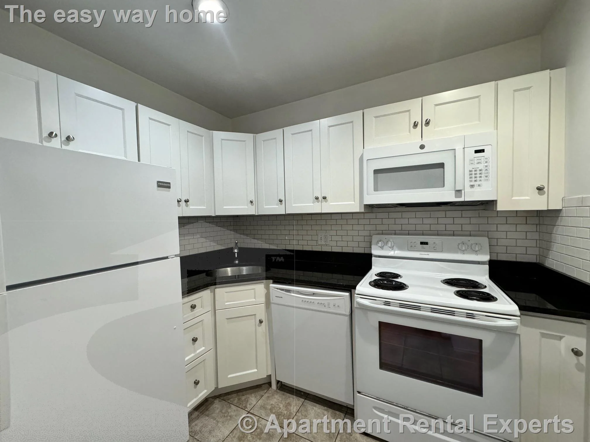 2 bed, 1 bath apartment for rent at 10 Yarmouth St Unit 1, Back Bay — photo 3 of 13