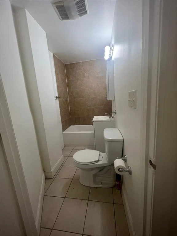 Studio bed, 1 bath apartment for rent at 10 Yeamans St Unit 5, Revere — photo 6 of 9