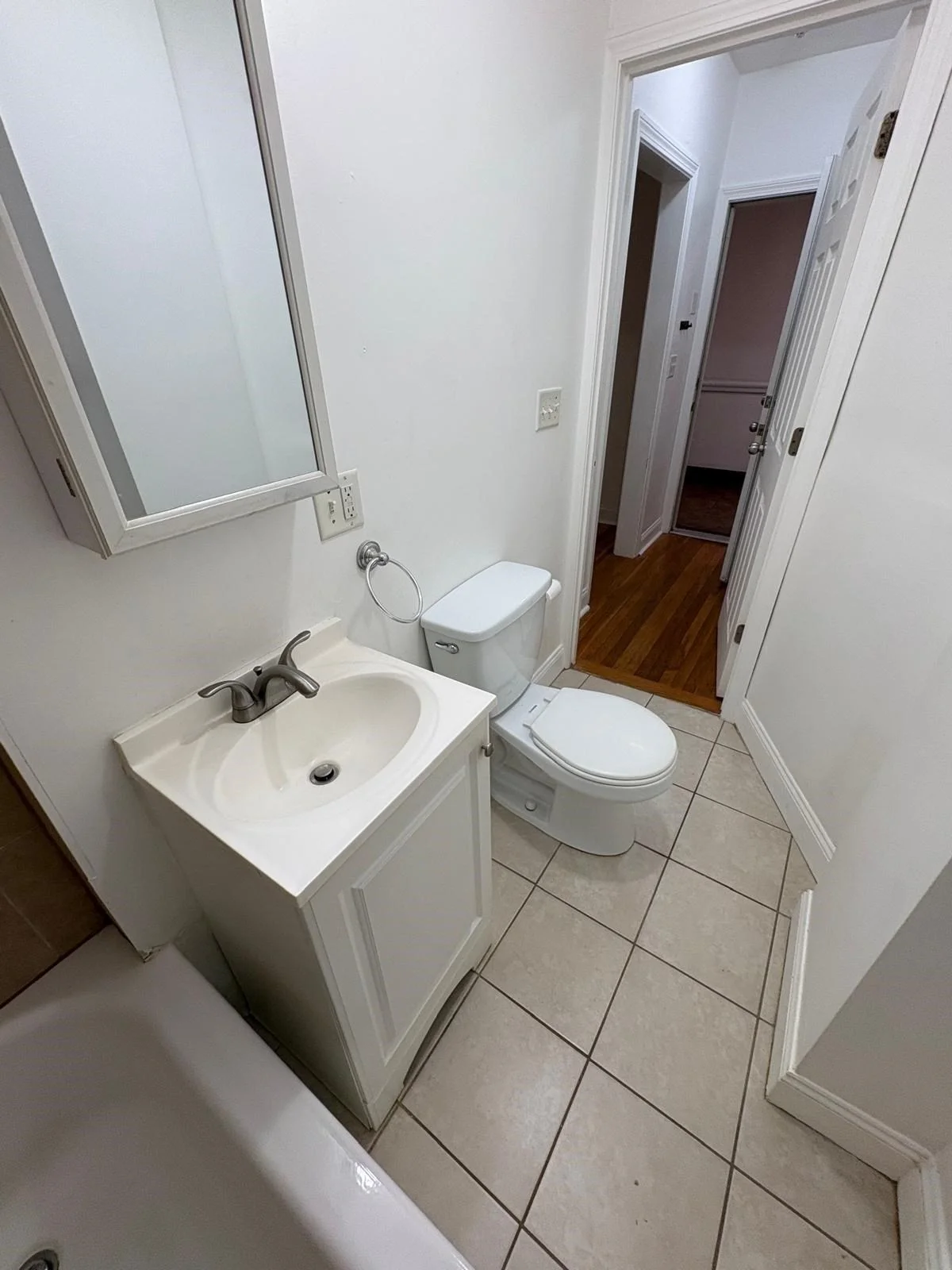 Studio bed, 1 bath apartment for rent at 10 Yeamans St Unit 8, Revere — photo 6 of 12