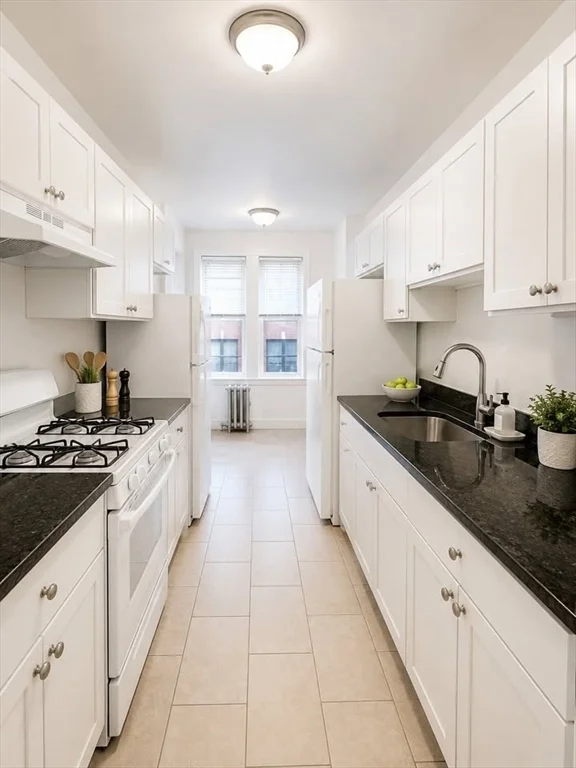 2 bed, 1 bath apartment for rent at 10 Yeamans St Unit 9, Revere — photo 1 of 7