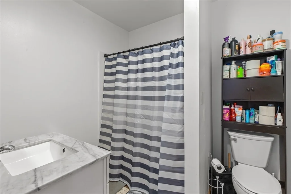 2 bed, 1 bath apartment for rent at 100-102 Main St Unit 2, Gloucester — photo 11 of 11