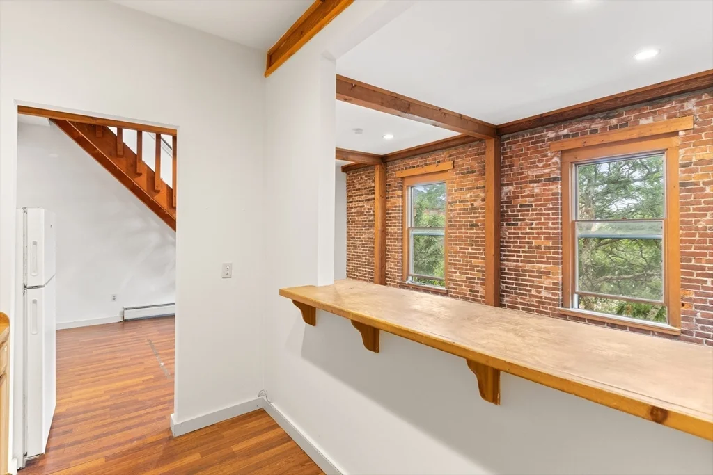 2 bed, 1 bath apartment for rent at 100-102 Main St Unit 2, Gloucester — photo 7 of 11