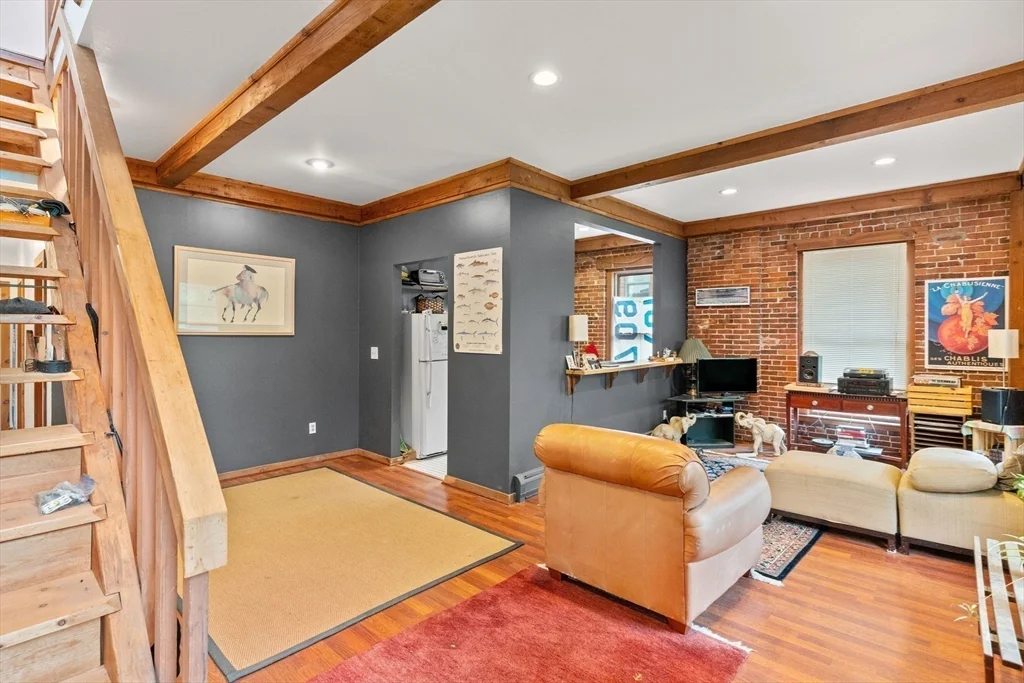 2 bed, 1 bath apartment for rent at 100-102 Main St Unit 3, Gloucester — photo 6 of 11