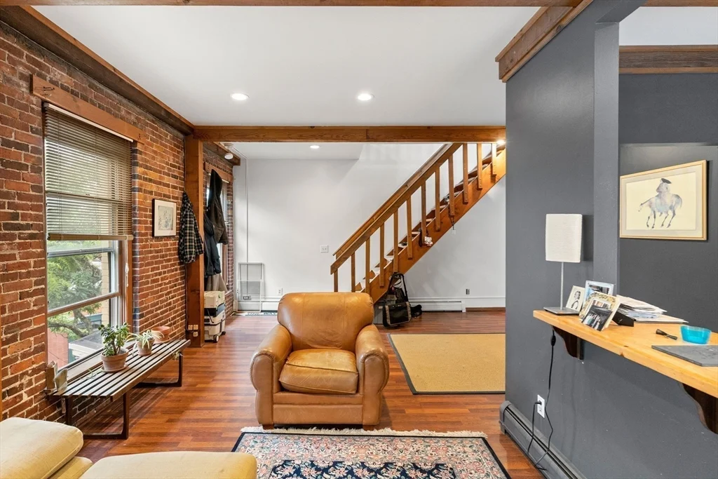 2 bed, 1 bath apartment for rent at 100-102 Main St Unit 3, Gloucester — photo 7 of 11