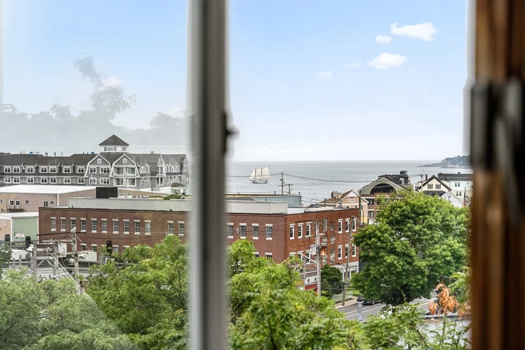 2 bed, 1 bath apartment for rent at 100-102 Main St Unit 3, Gloucester — photo 2 of 11