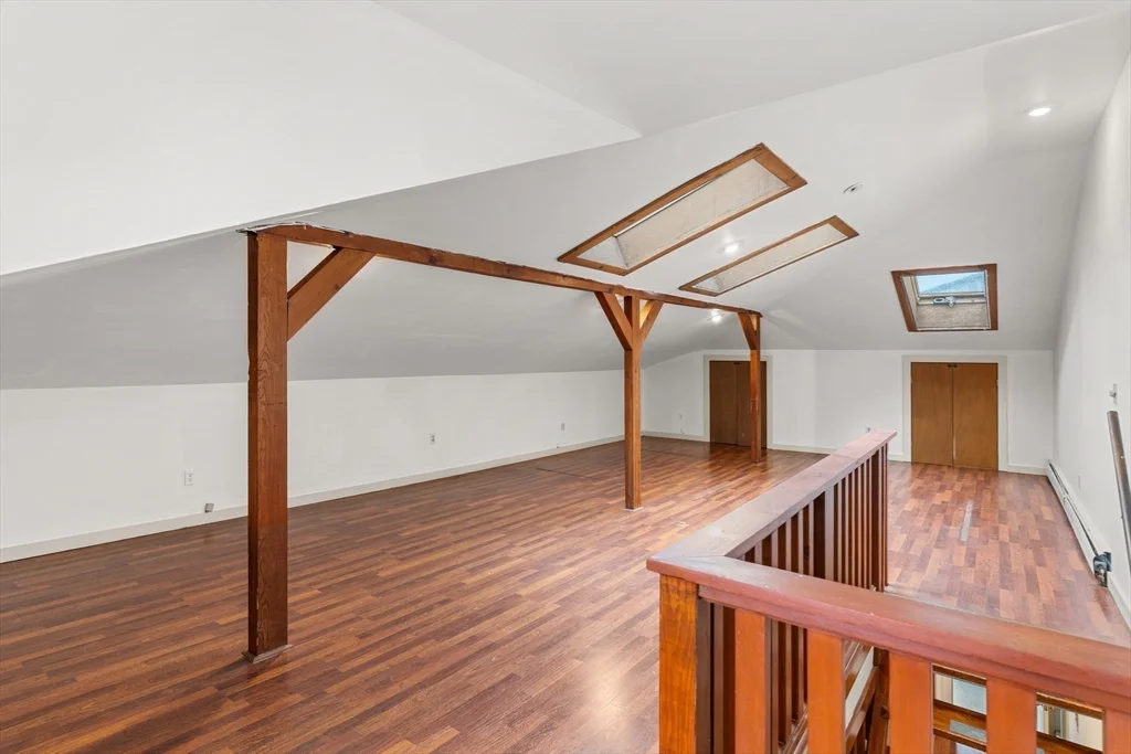2 bed, 1 bath apartment for rent at 100-102 Main St Unit 3, Gloucester — photo 3 of 11