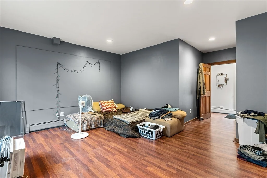 2 bed, 1 bath apartment for rent at 100-102 Main St Unit 3, Gloucester — photo 5 of 11