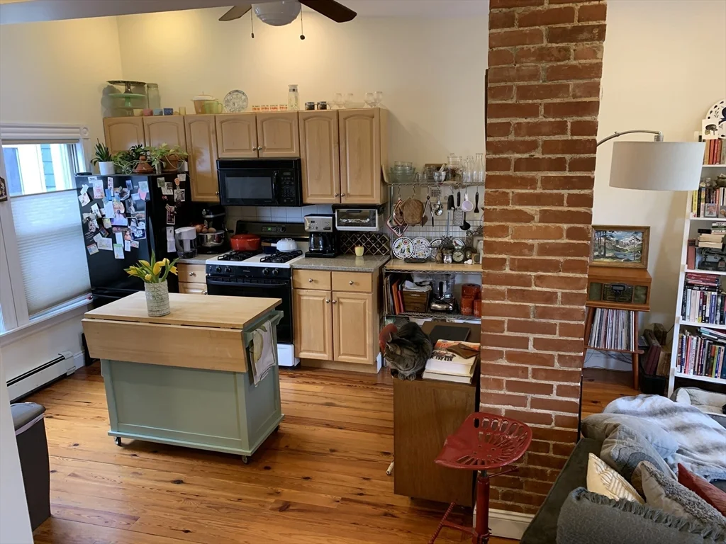 1 bed, 1 bath apartment for rent at 100-A Hampshire St Unit 4, The Port — photo 5 of 10