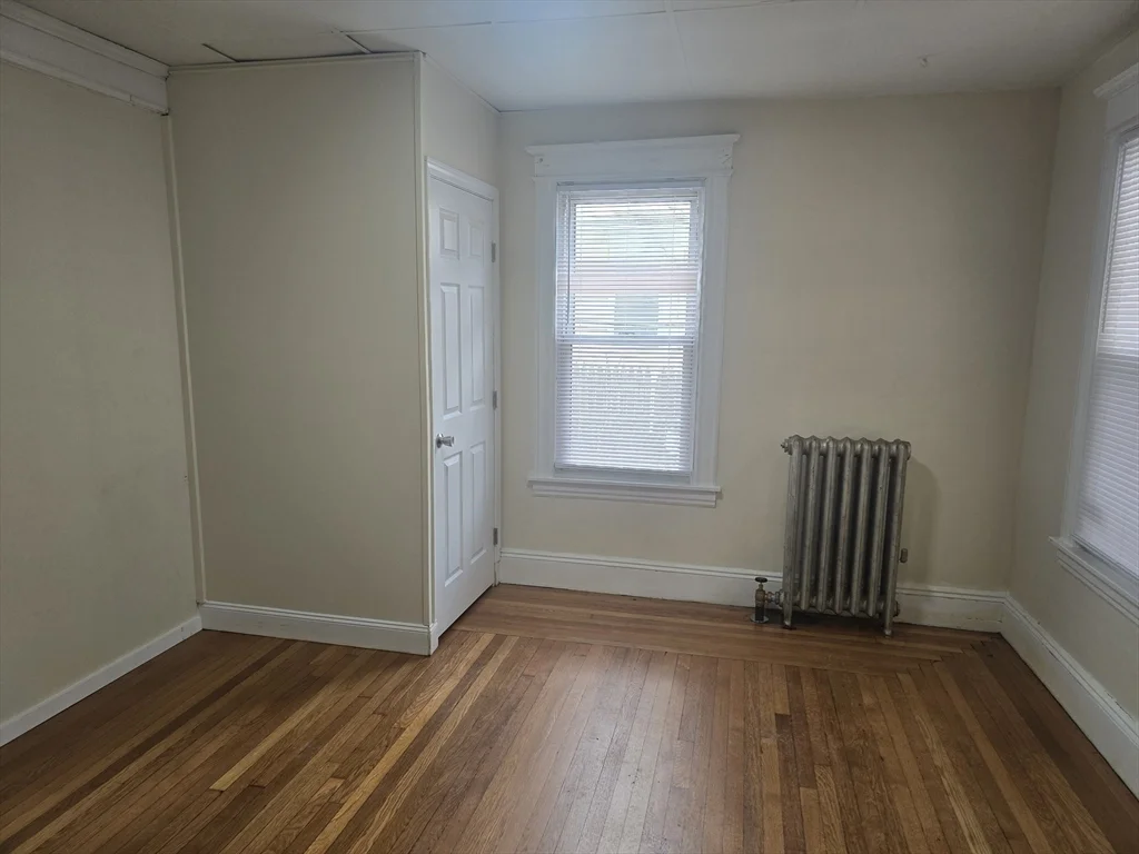4 bed, 1 bath apartment for rent at 100 Albemarle St Unit 1, Hill McKnight — photo 6 of 12