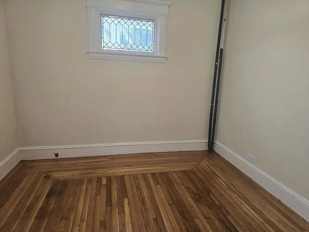 4 bed, 1 bath apartment for rent at 100 Albemarle St Unit 1, Hill McKnight — photo 7 of 12