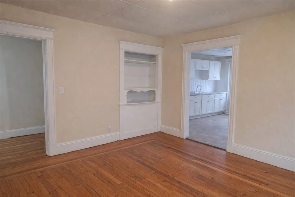 4 bed, 1 bath apartment for rent at 100 Albemarle St Unit 1, Hill McKnight — photo 3 of 12